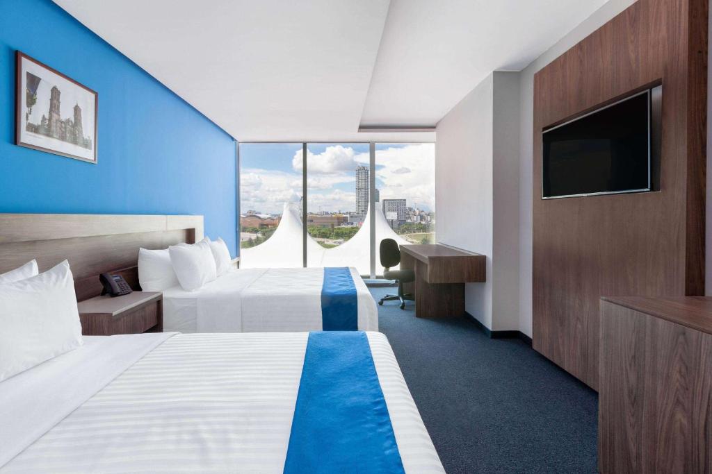 Wyndham Puebla Angelopolis photo 2