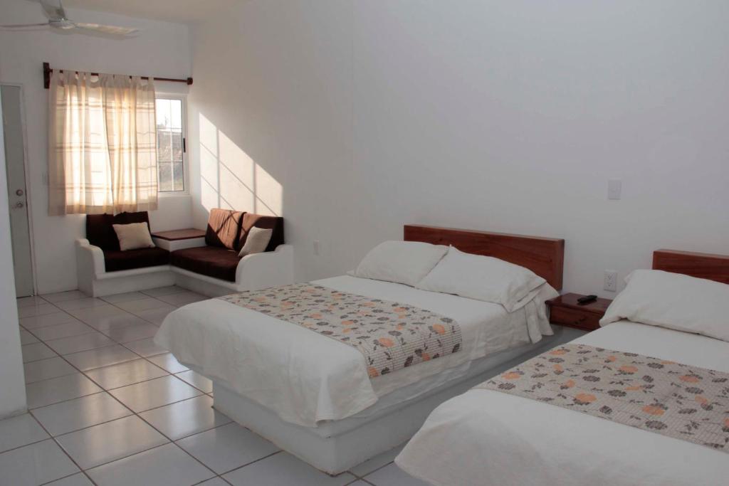 Hotel y Suites Del Paci­fico photo 2