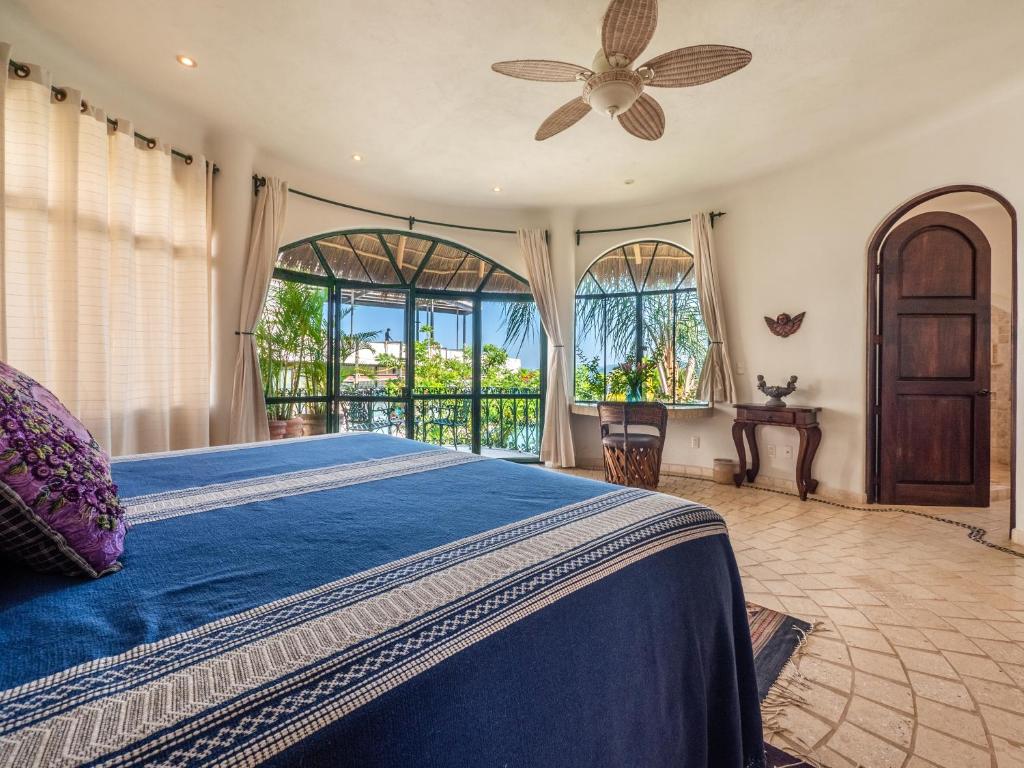 Romantic Luxury Villa photo 2