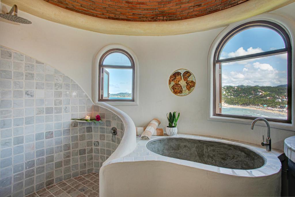 Romantic Luxury Villa photo 3