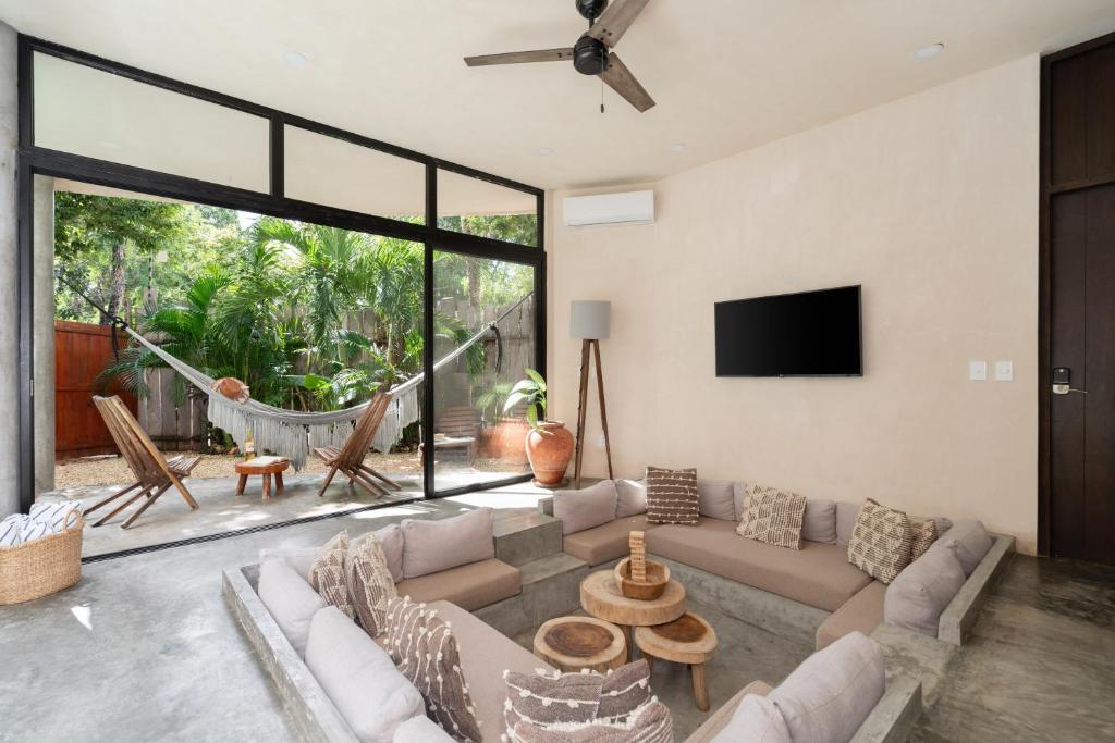 2 Tropical Bohemian Villas-2 Priv Pool-BBQ 3A-3B photo 3