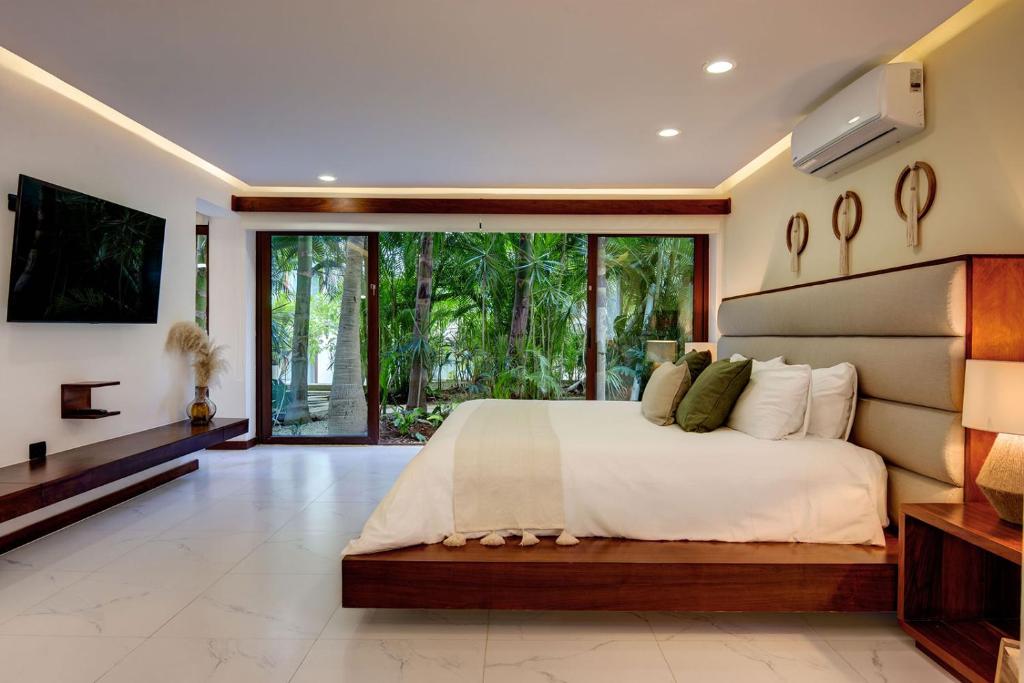 Sixteen bedrooms villa in Playa del Carmen photo 2