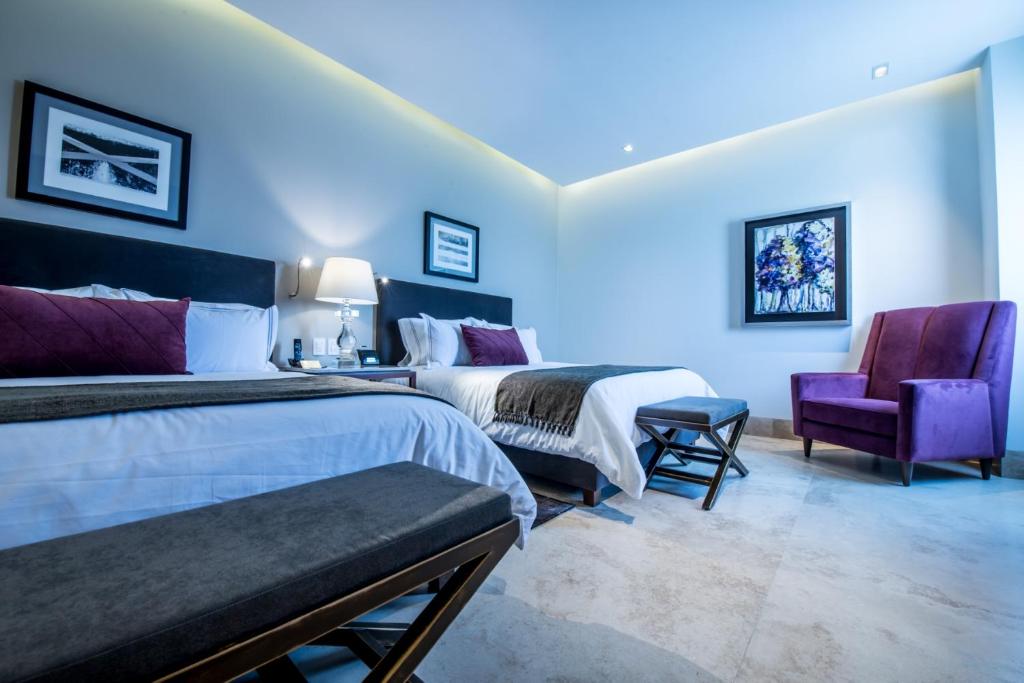 Square Small Luxury Hotel - Nuevo Consulado photo 2