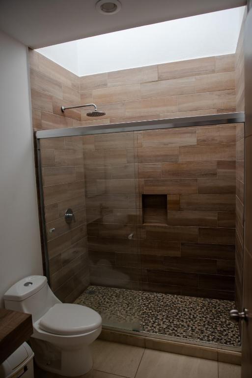 3 bedroom 3 bath photo 3