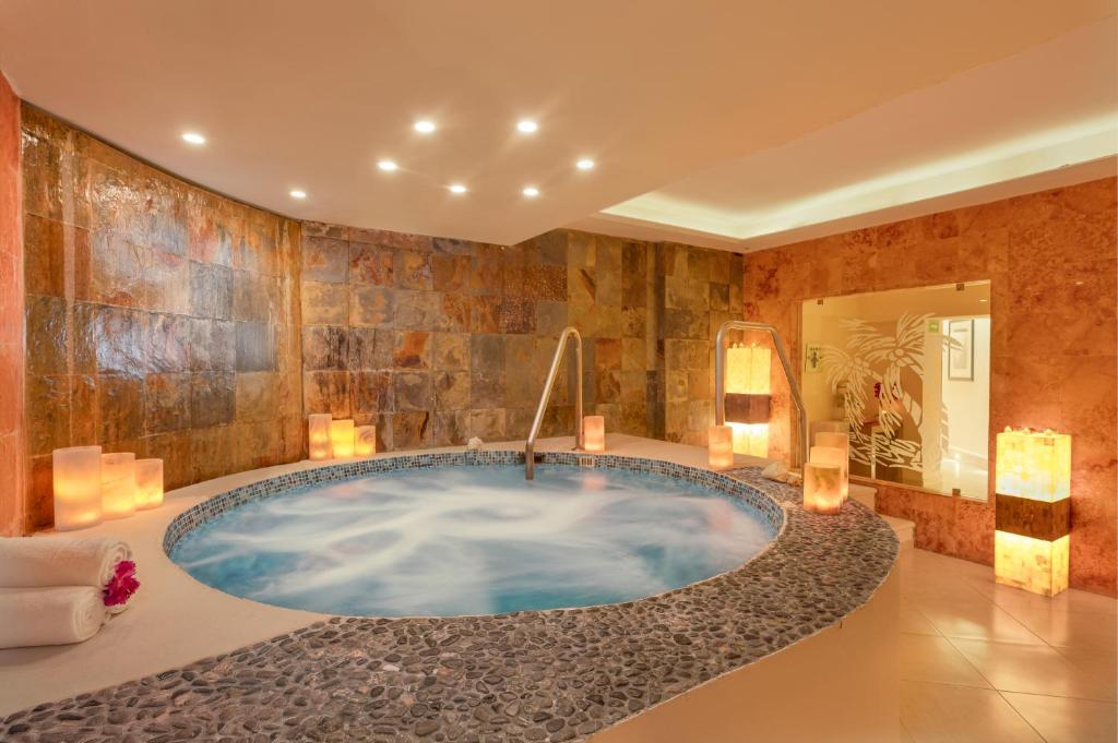 Royal Solaris Cancun - All Inclusive photo 2