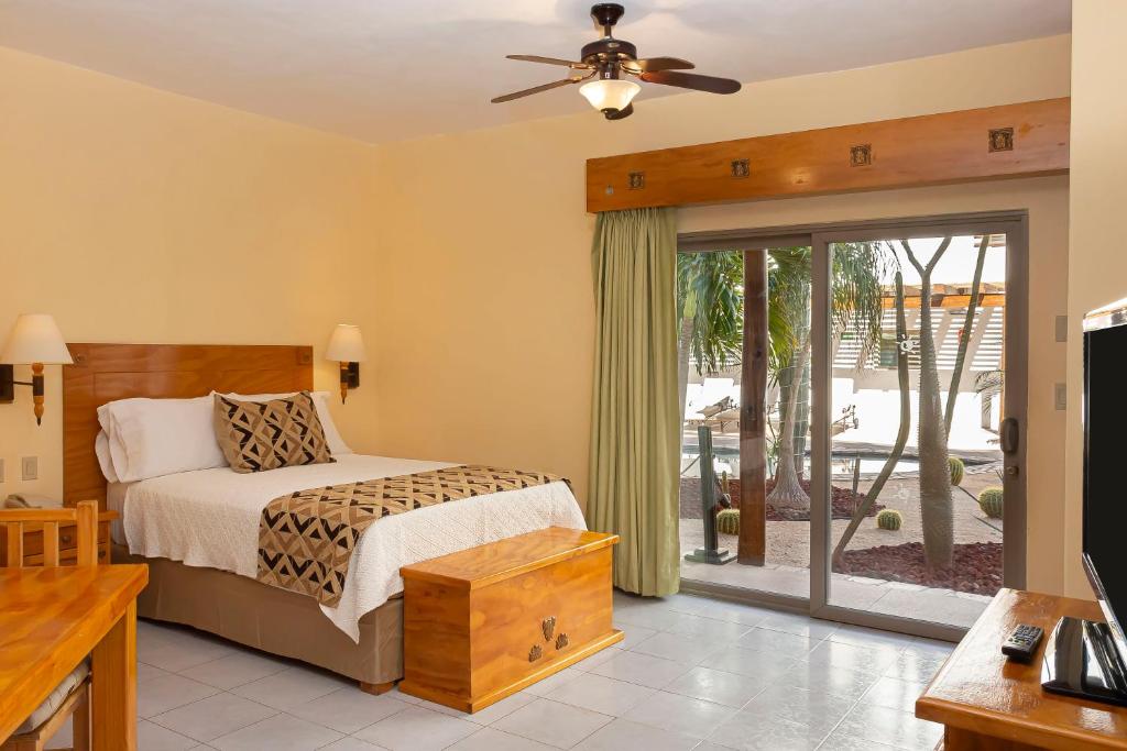 Hotel Santa Fe Loreto by Villa Group photo 2