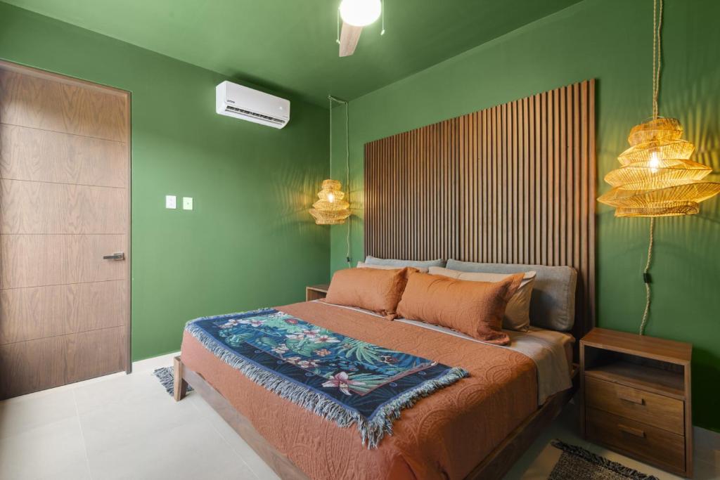 Shes moody TULUM 3 bed penthouse with yard pools rooftop aircon 15 minute drive to the beach photo 2