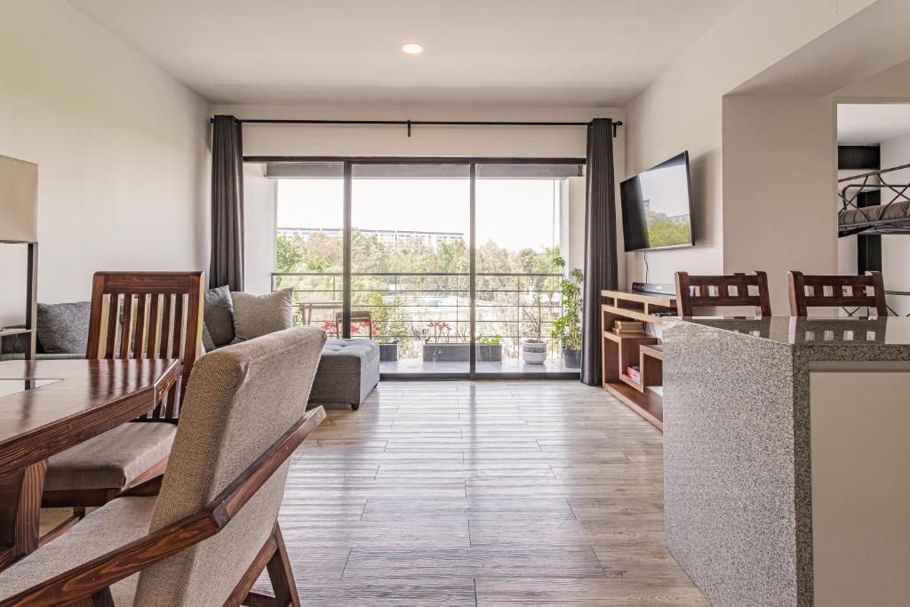 Right @Reforma - Beautiful condo with 2 balconies — photo 1