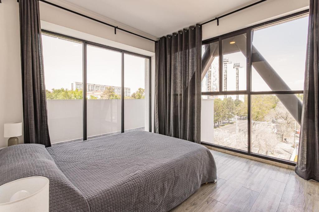 Right @Reforma - Beautiful condo with 2 balconies photo 2