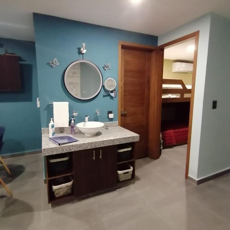 Super Chic 2bd apartment just remodeled photo 3
