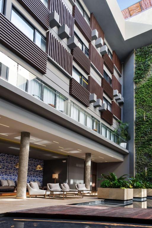 The Fives Downtown Hotel & Residences photo 2