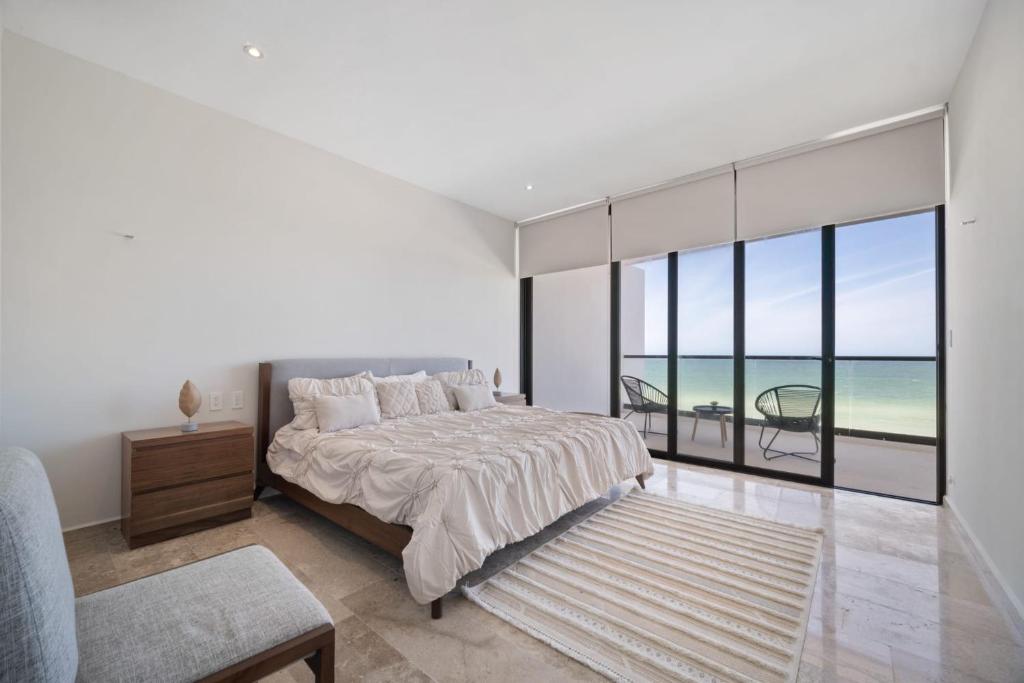 SIELA Oceanfront Luxury 4 BR Villa photo 2