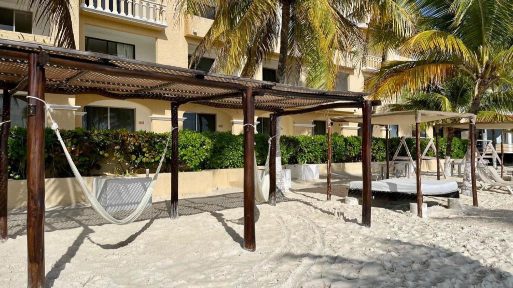 Tropical apartment photo 3