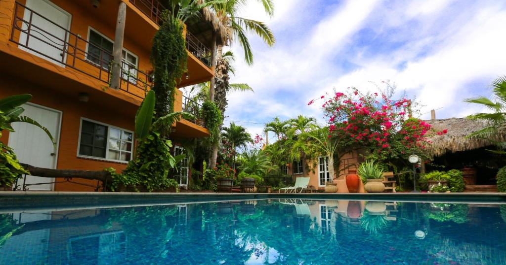 The Bungalows Hotel photo 3