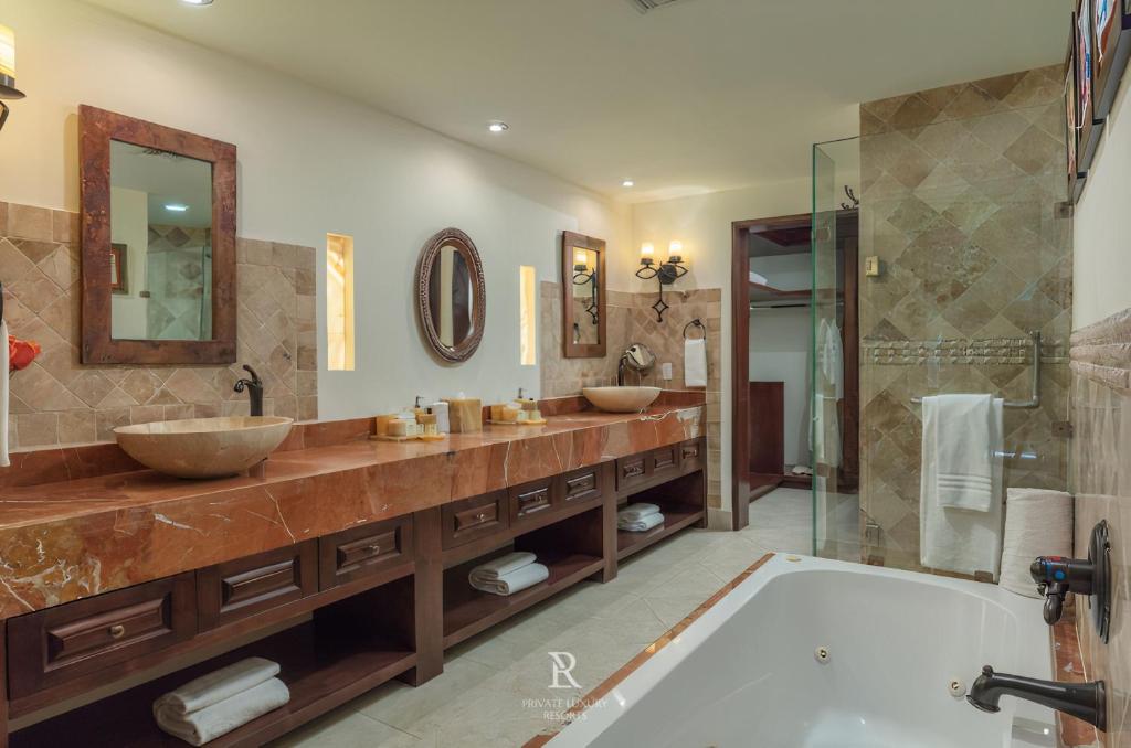 Three Bedroom Villa- Hacienda Encantada Residences photo 3