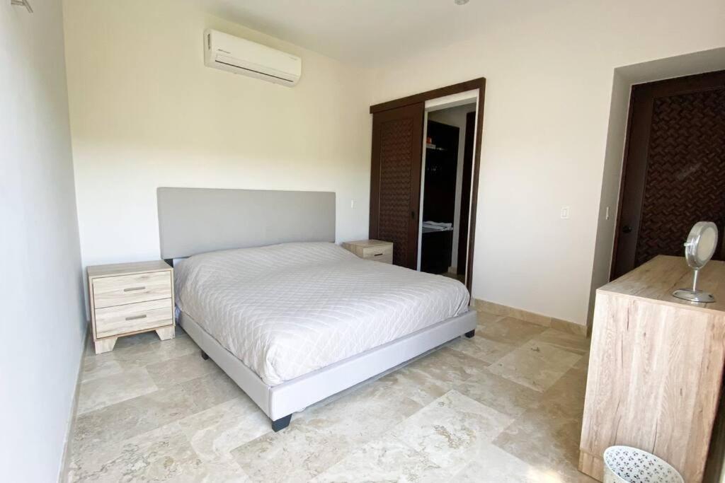 Casa BV: Beautiful new house short walk from beach photo 2