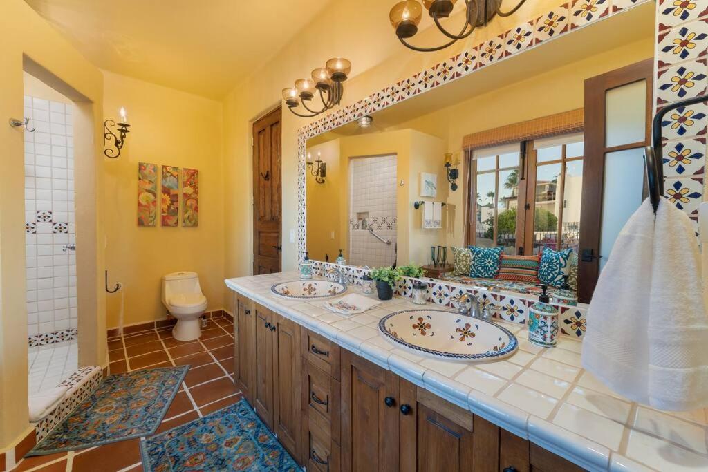 Wonderful 3 Bedrooms & 3 Bathrooms Home photo 3