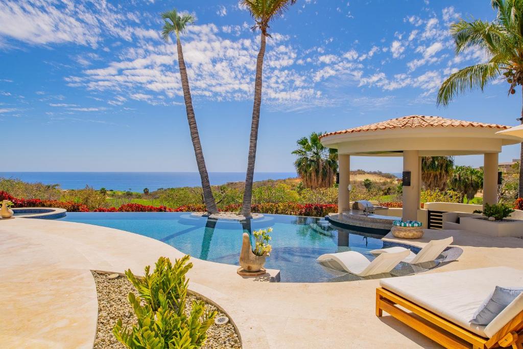 Spacious 5 Bd Villa Fully Staffed w Chauffeur in Puerto Los Cabos! — photo 1