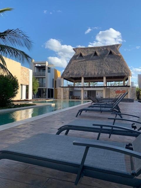 Telchac Villa de 3 pisos con club playa — photo 1