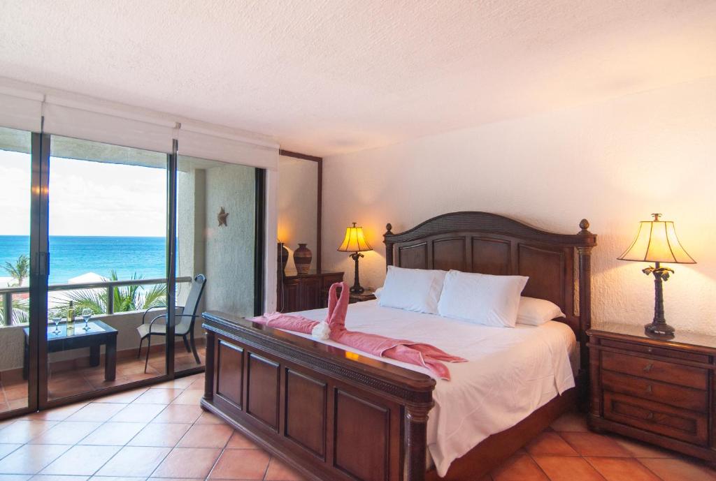 Solymar Condo Beach Resort by Casago photo 2