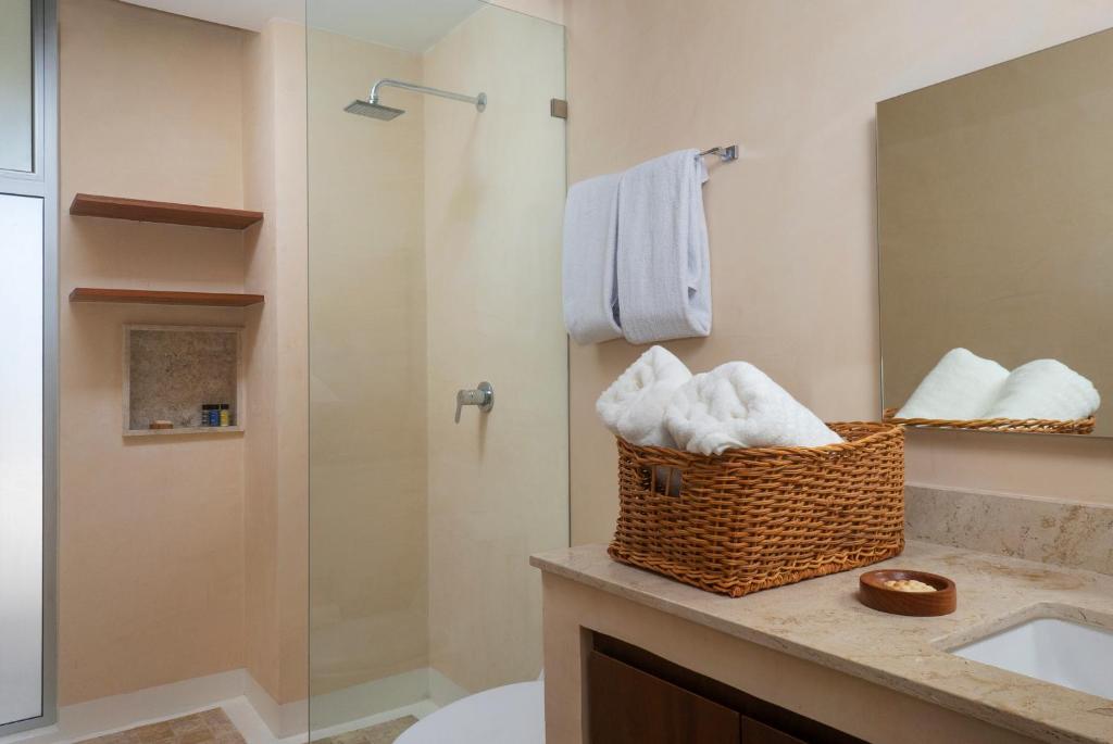 Private Studio wTerrace & Direct Pool Access A104 photo 3
