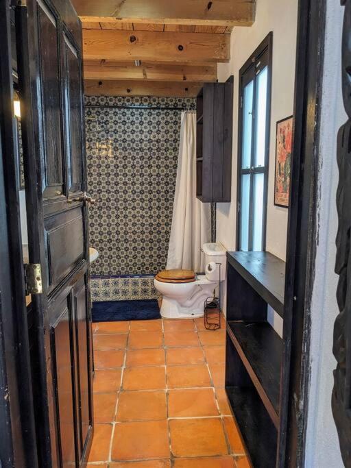 Spacious Studio Boasting Breathtaking Views photo 3
