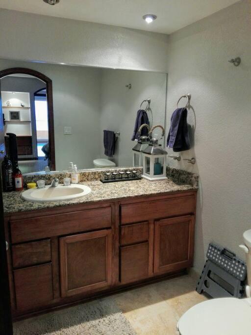 The Dolphins Ocean Front-Beach 2 BR 2Bth photo 3