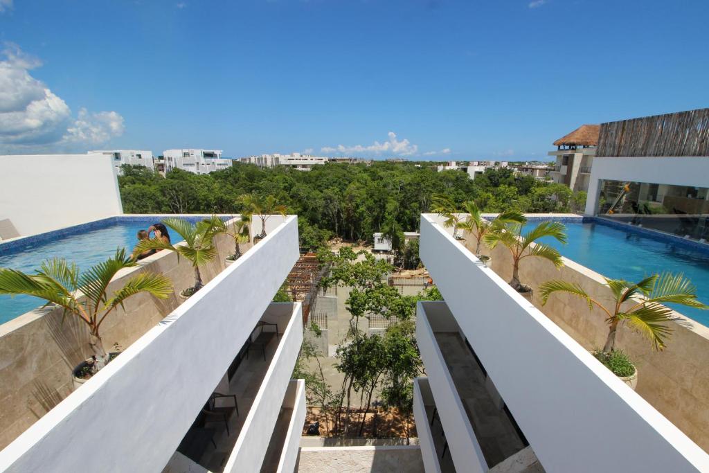 Best Condo with Rooftop Pool — photo 1
