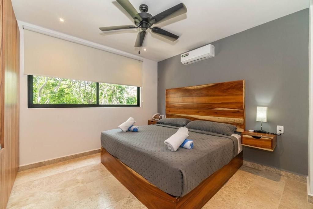 2 BD Suite with Private Balcony photo 2