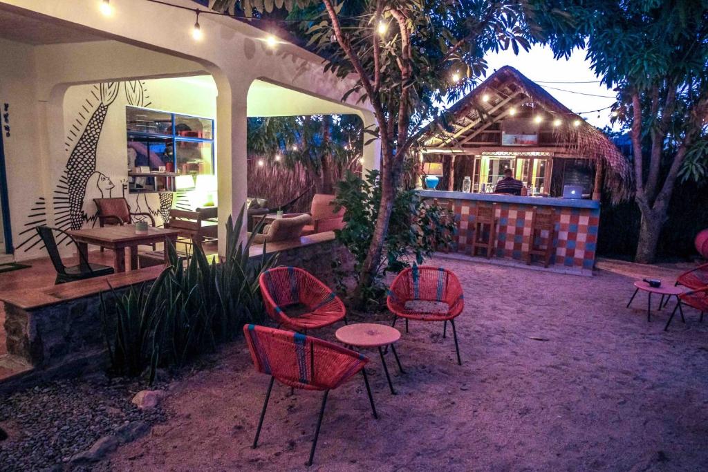 Todos Santos Hostel super fast and stable satellite wifi — photo 1
