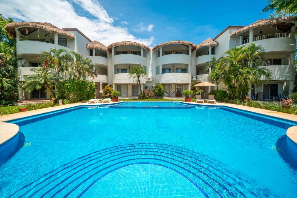 Spacious 2 BR Condo in Playacar II - At Rosa Blanca Condos - Sueño photo 2