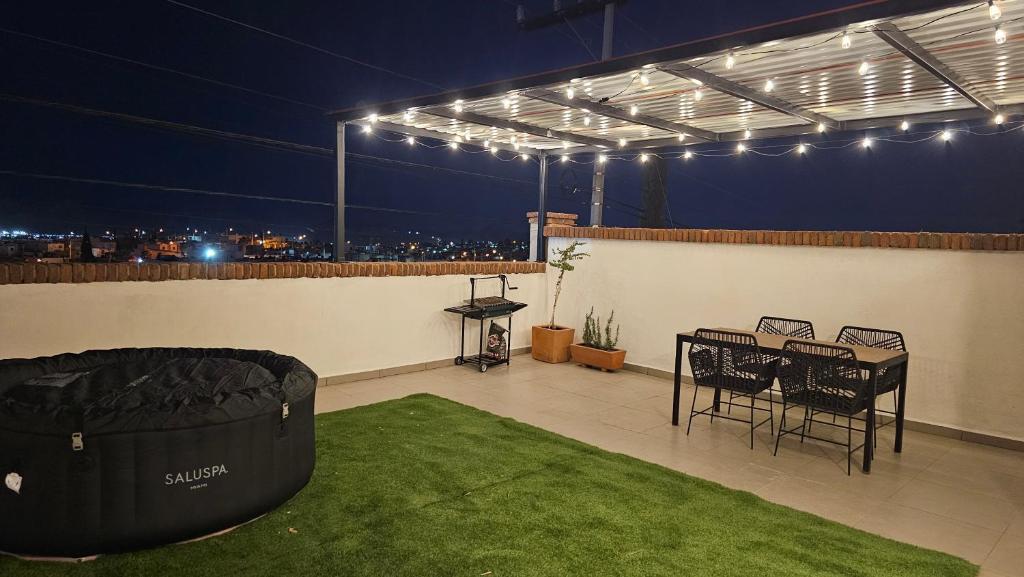 Jacuzzi y fire pit con vista increíble — photo 1