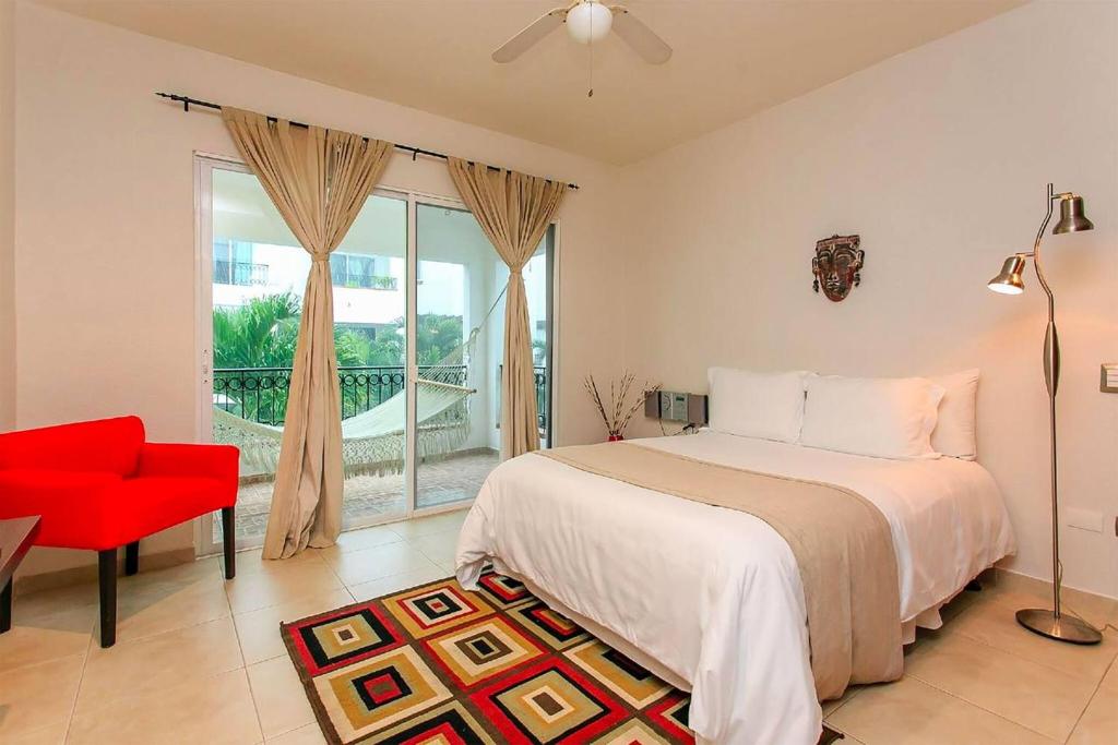 2 bedroom- Tropical Oasis in the Heart of Playa del Carmen - At Gaviotas photo 2