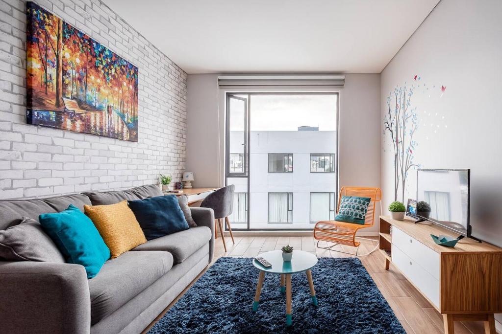 Sunny & Modern Cozy flat for 2 in Downtown — photo 1