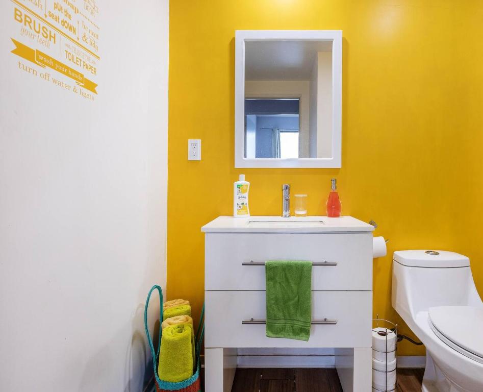 Sunny & Modern Cozy flat for 2 in Downtown photo 3