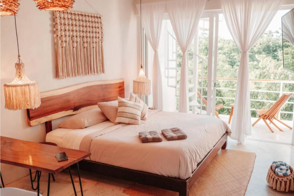 Romantic Studio private Jacuzzi and Pool photo 2