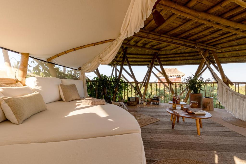 Bamboo Tree House romantic & luxury retreat photo 3