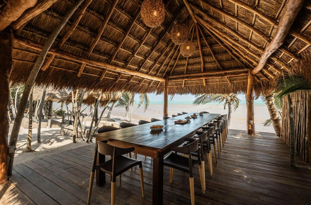 Beachfront Soliman Bay Villa photo 3