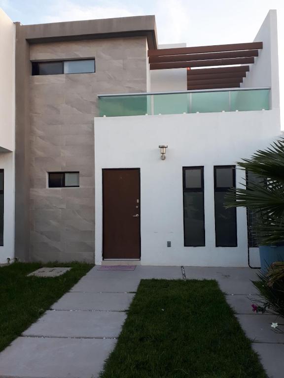 The Family House — photo 1