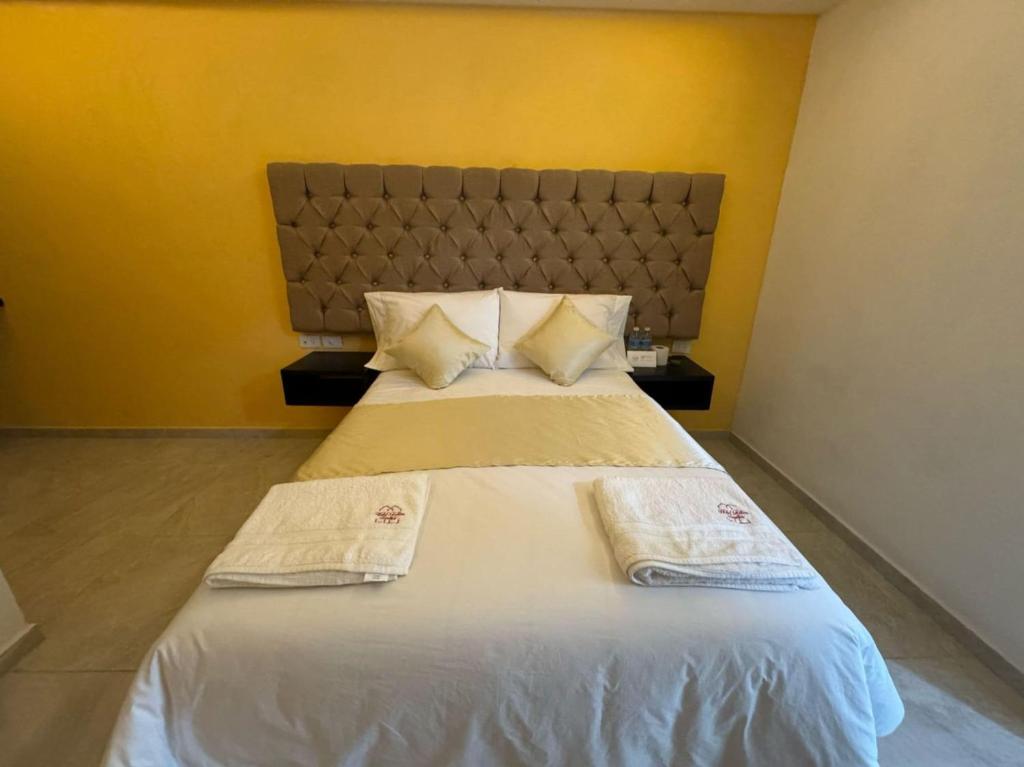 OYO Hotel Familiar Tollan Cholula photo 3