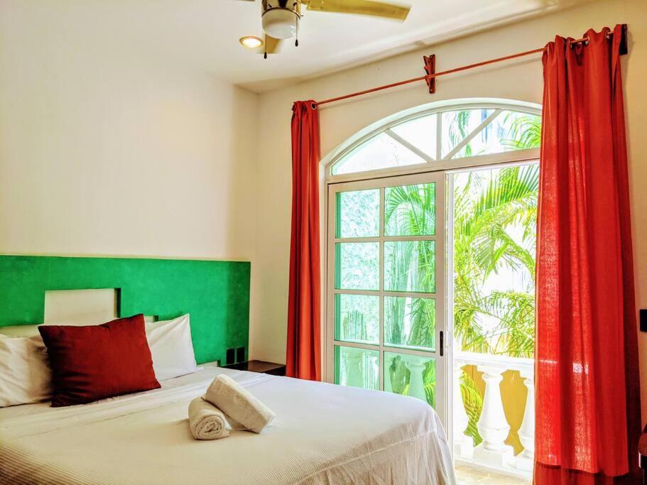 18br up to 50guest Castillos Playacar walk to Beach and 5th Ave 1000Mbps photo 2