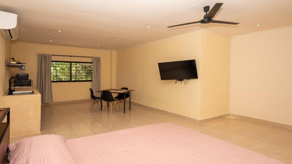 Spacious Loft and Large Bath Casa Jurel photo 2