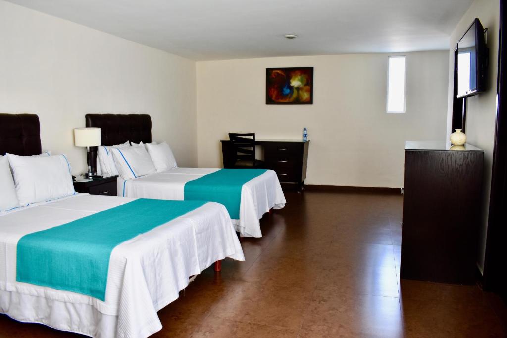 Country Hotel & Suites photo 2