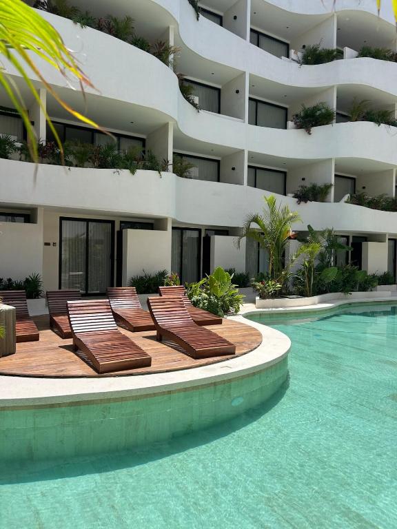 Your Ideal Retreat GF Oasis with Pool Access for 3 photo 3