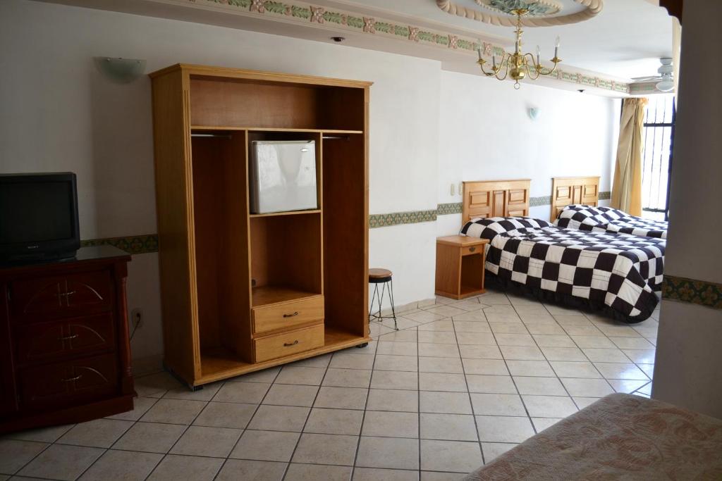 Hotel Senorial photo 2
