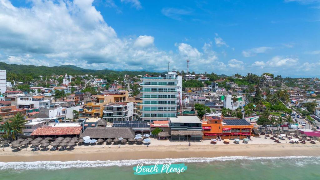 Risco - Downtown Bucerias Rooftop Pool & Beach Club — photo 1