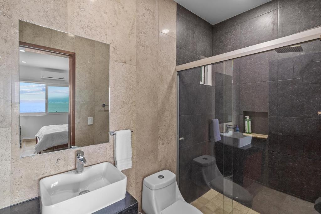 Risco - Downtown Bucerias Rooftop Pool & Beach Club photo 3