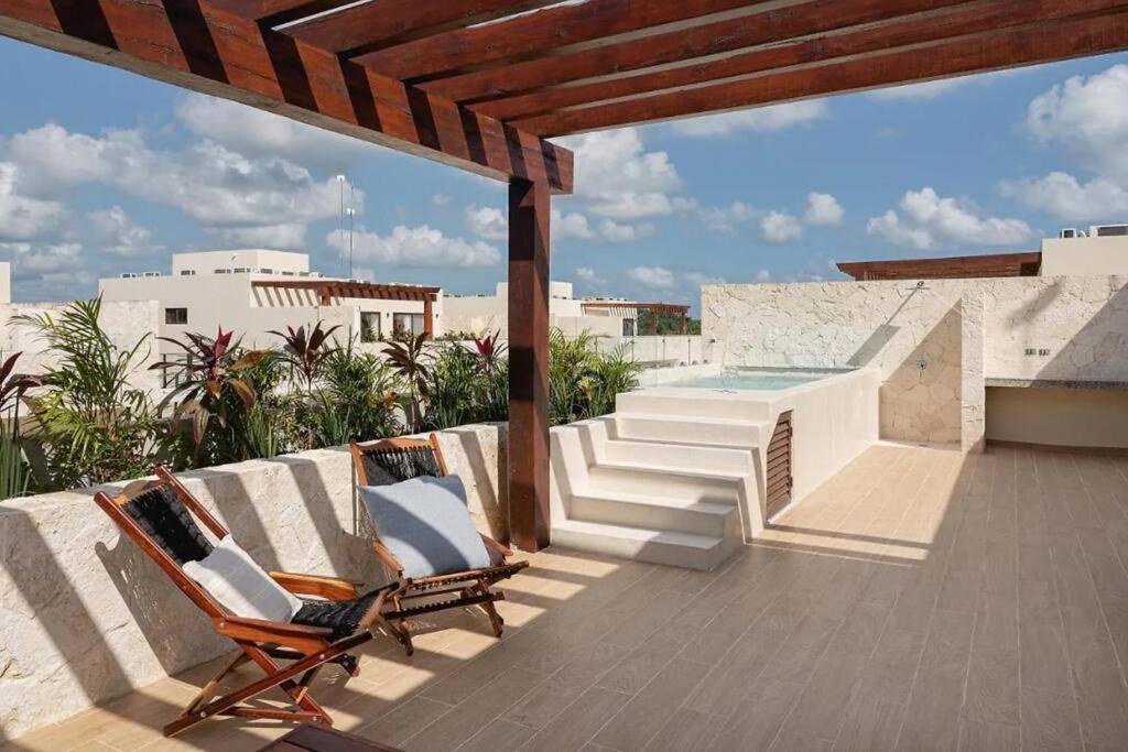 Spacious 2 Bdr PH Blue Luxury Condo Pvt pool terrace Jungle View — photo 1