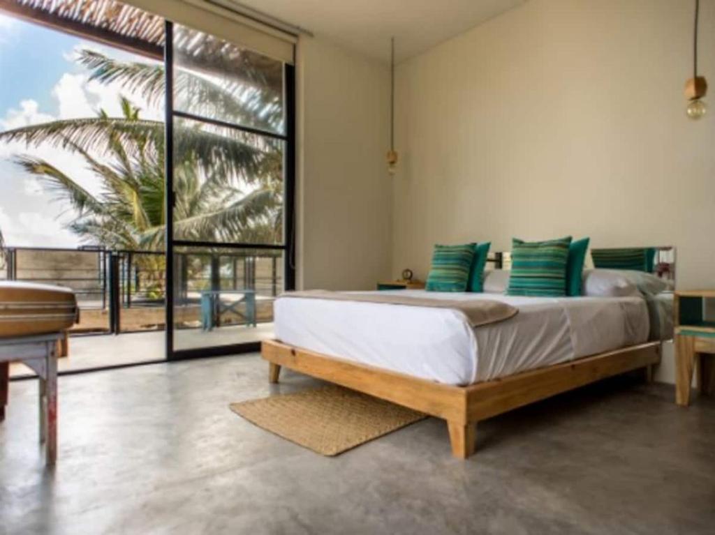 Rocky Villa in Tulum beach walking distance to papaya project! photo 2
