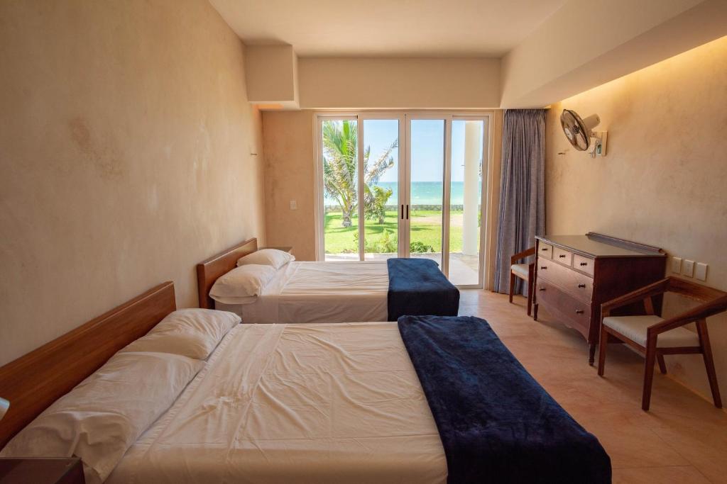 97985 Stunning beachfront Suites Wi-Fi East of Progreso photo 2